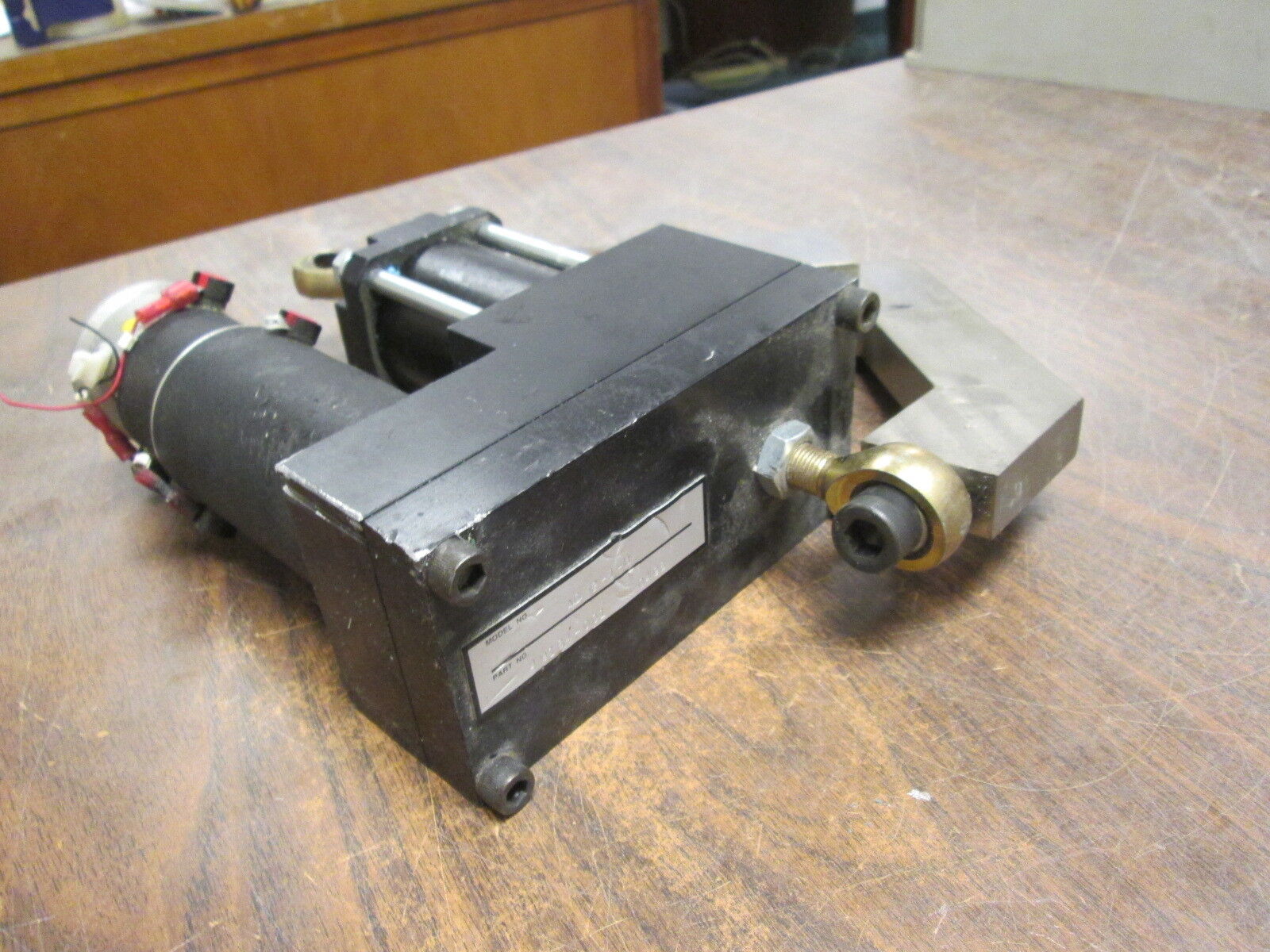 Reliance AG-2-1-B Actuator 49148-001 0498 w/ Model E286 Servo Motor Used