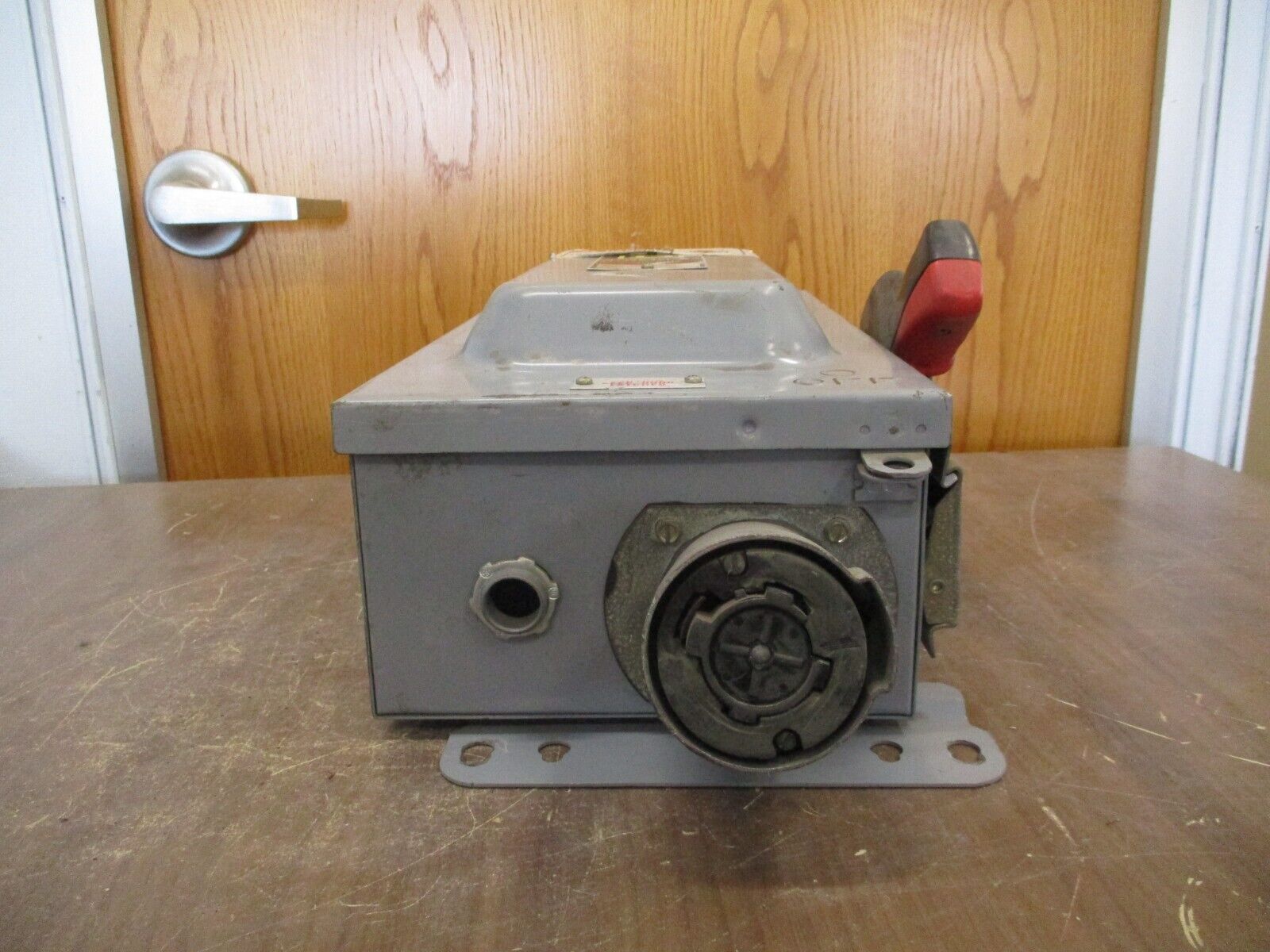 Square D Non-Fusible Safety Switch / Disconnect HU362AWH Ser. F3 60A 600V 60Hz