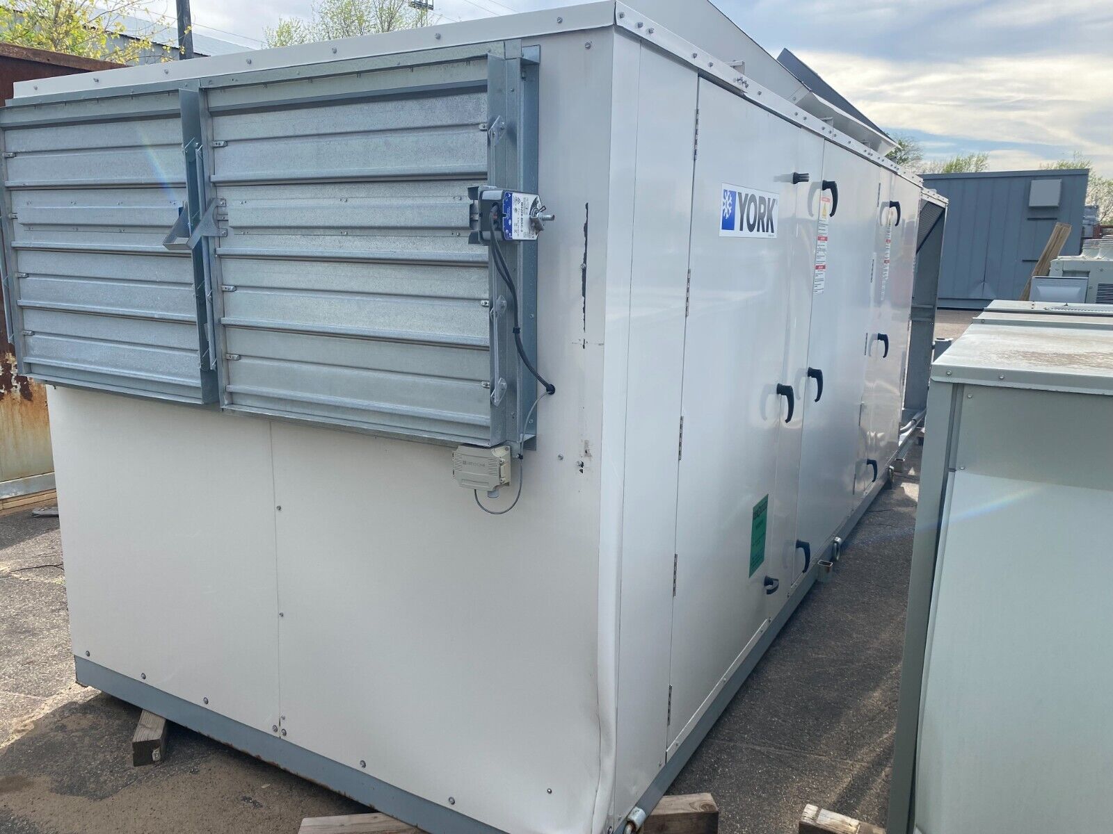 York Dedicated Outdoor Air Unit 40 Ton 8,000CFM 460V 3PH MFD 2019 Used