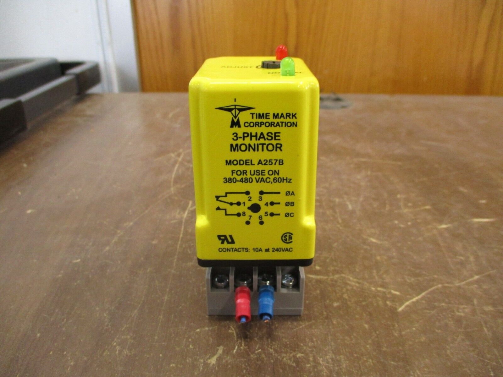 Time Mark 3-Phase Monitor A257B 380-480VAC 60Hz w/ Base *Cracked Corner* Used