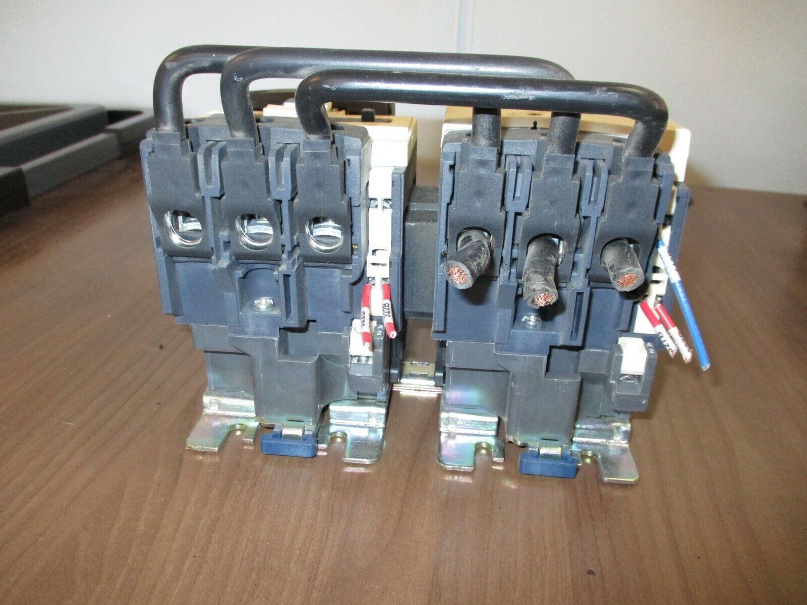 Telemecanique Reversing Contactor, LC1 D8011, 120 V coil, 110A  Used