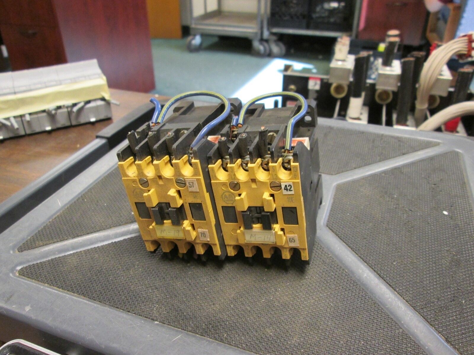 Allen-Bradley Contactor 100-A09ND3  9A  600V  120V Coil  **Lot of 2**  Used