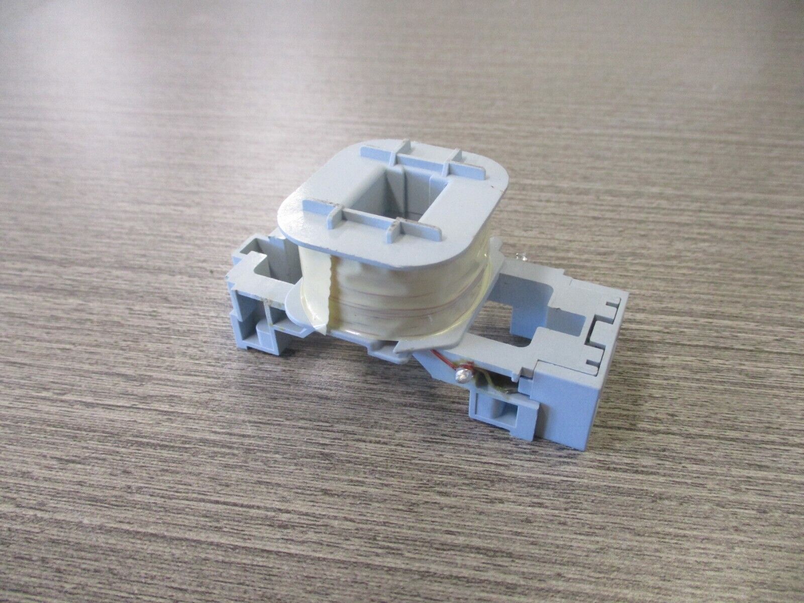 Allen-Bradley Magnetic Coil TC855 24 V 50/60 HZ Used.
