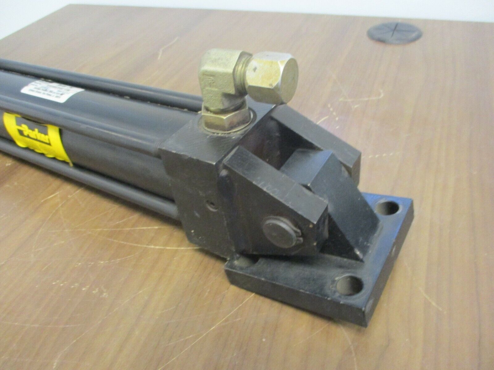 Parker Series 2H Hydraulic Cylinder, 02.00 BB2HLTS14AC 11.000 3000PSI Used