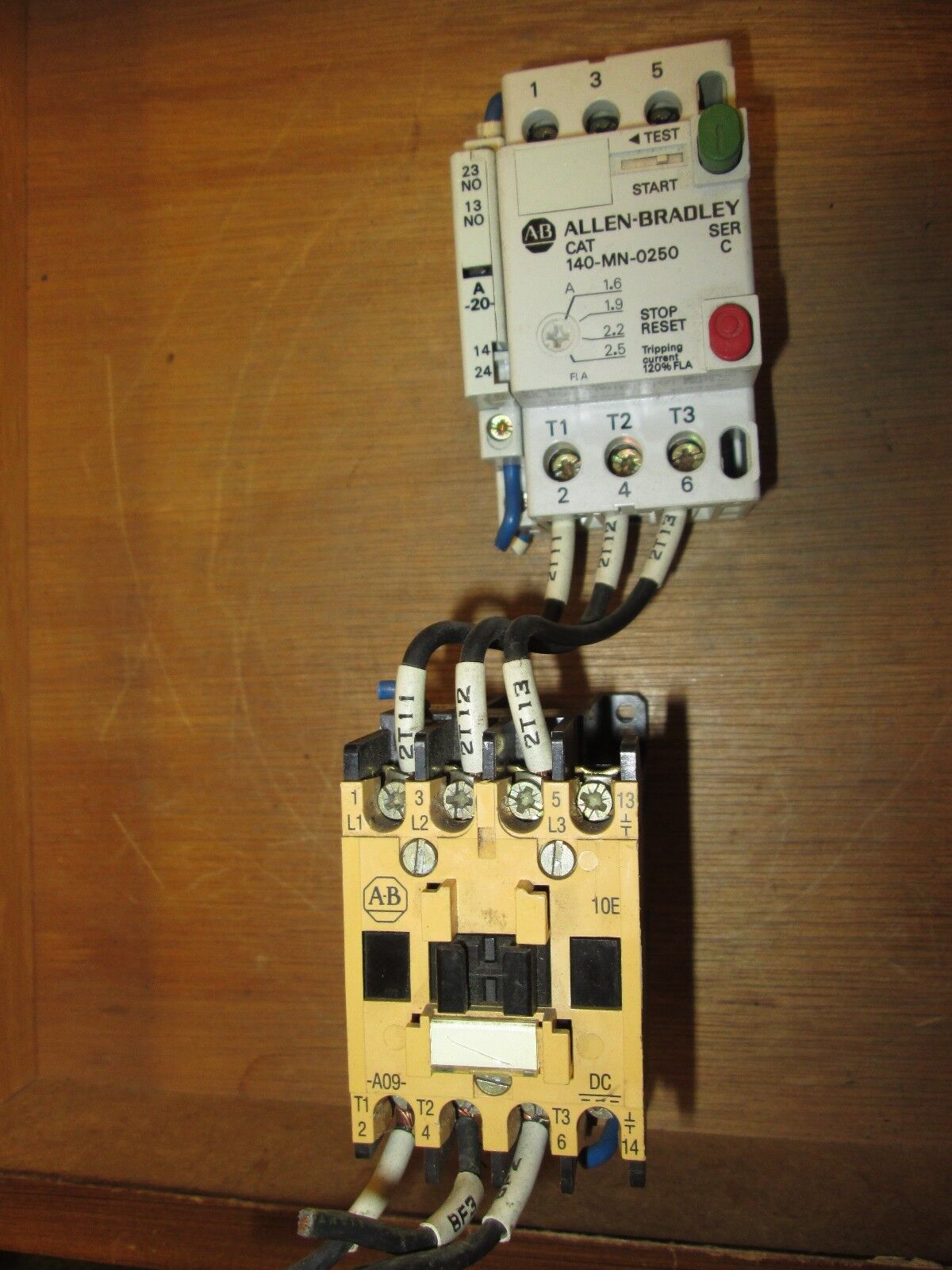 Allen-Bradley  Manual Starter  140-MN-0250  100-A09NZ*3  24V DC coil  Used