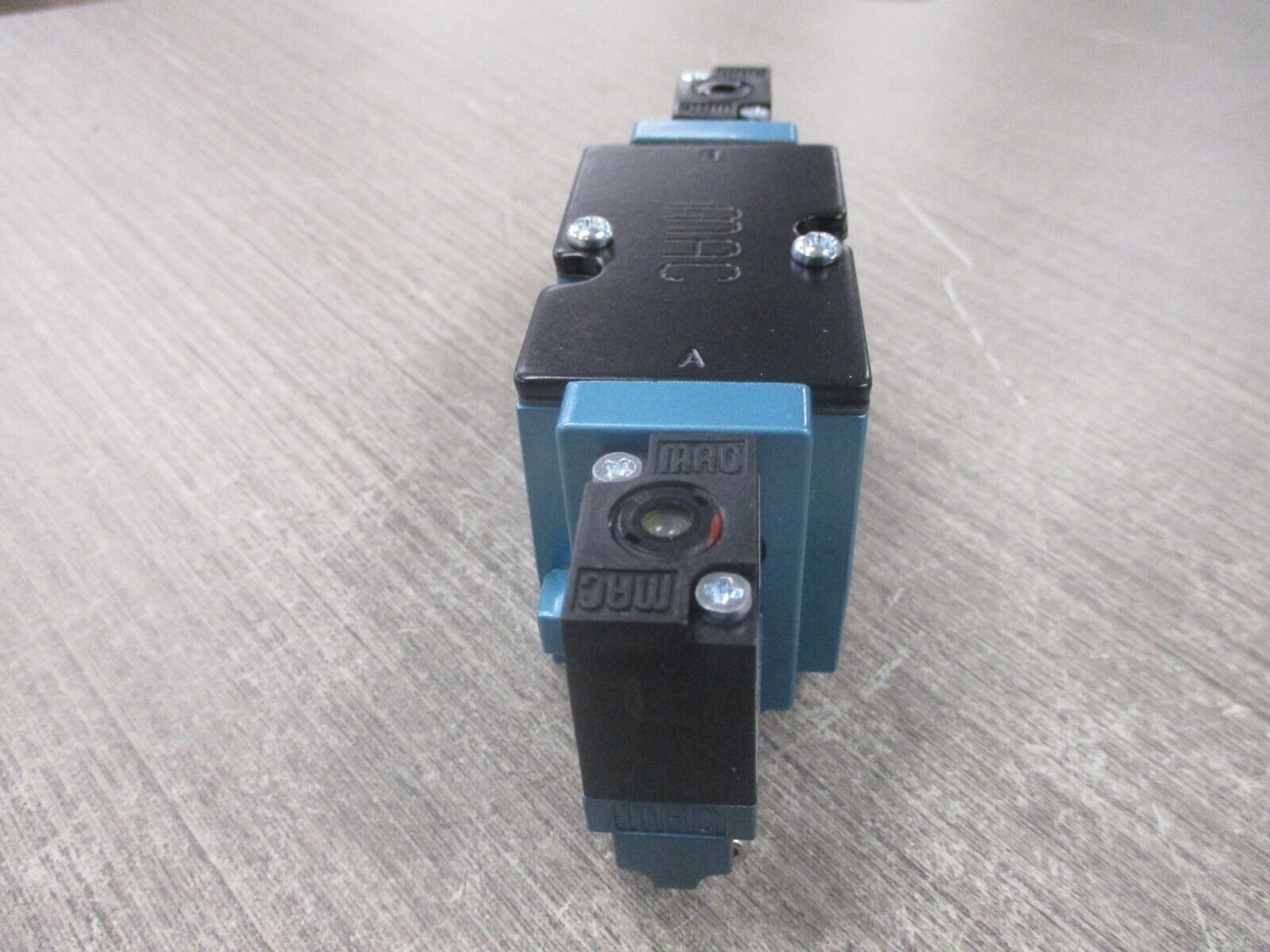 MAC Solenoid Valve 82A-EA-000-TM-DAAP-1DA Used