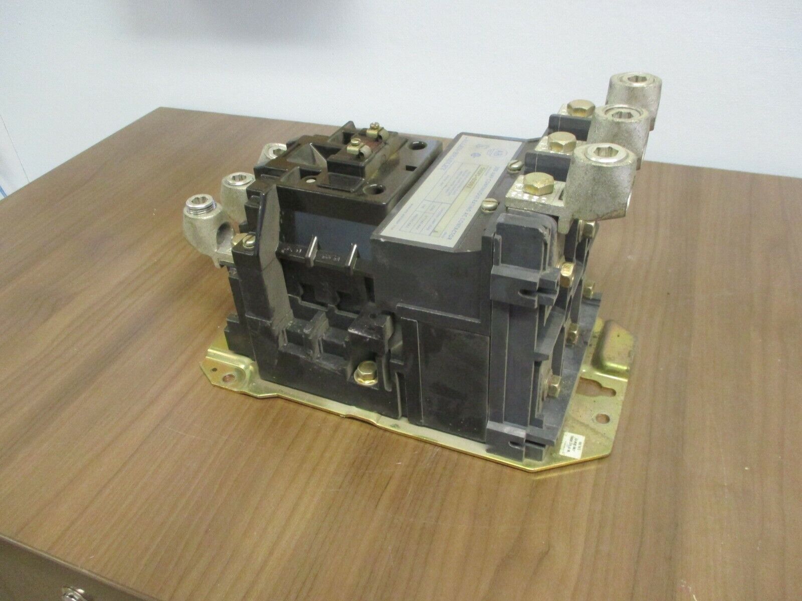 Allen-Bradley Contactor 500FL-EOD93 115-120V 200A 600V Used