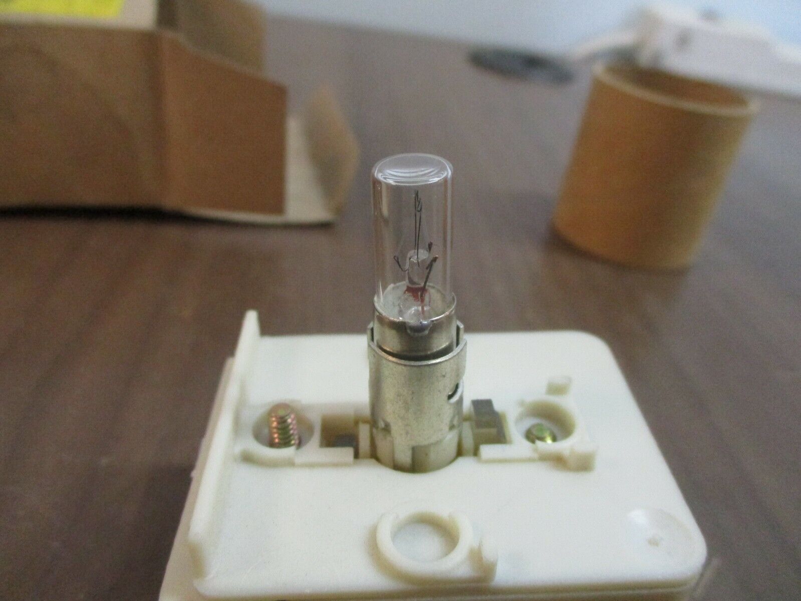 Square D Fingersafe Light Module 9001KM38 Ser. H New Surplus