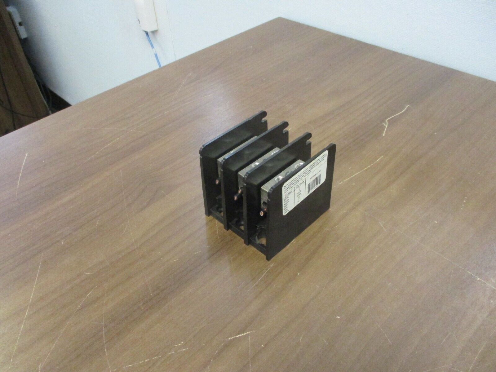 Ferraz Shawmut Power Distribution Block MPDB63193 135A 600V 3P Used