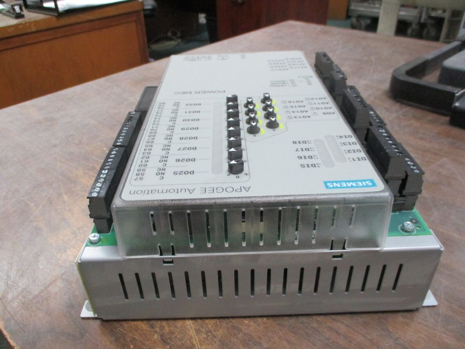 Siemens APOGEE Automation Model 1210 EL Power MEC 549-645 PXM,HOA,ENET,LON, Used