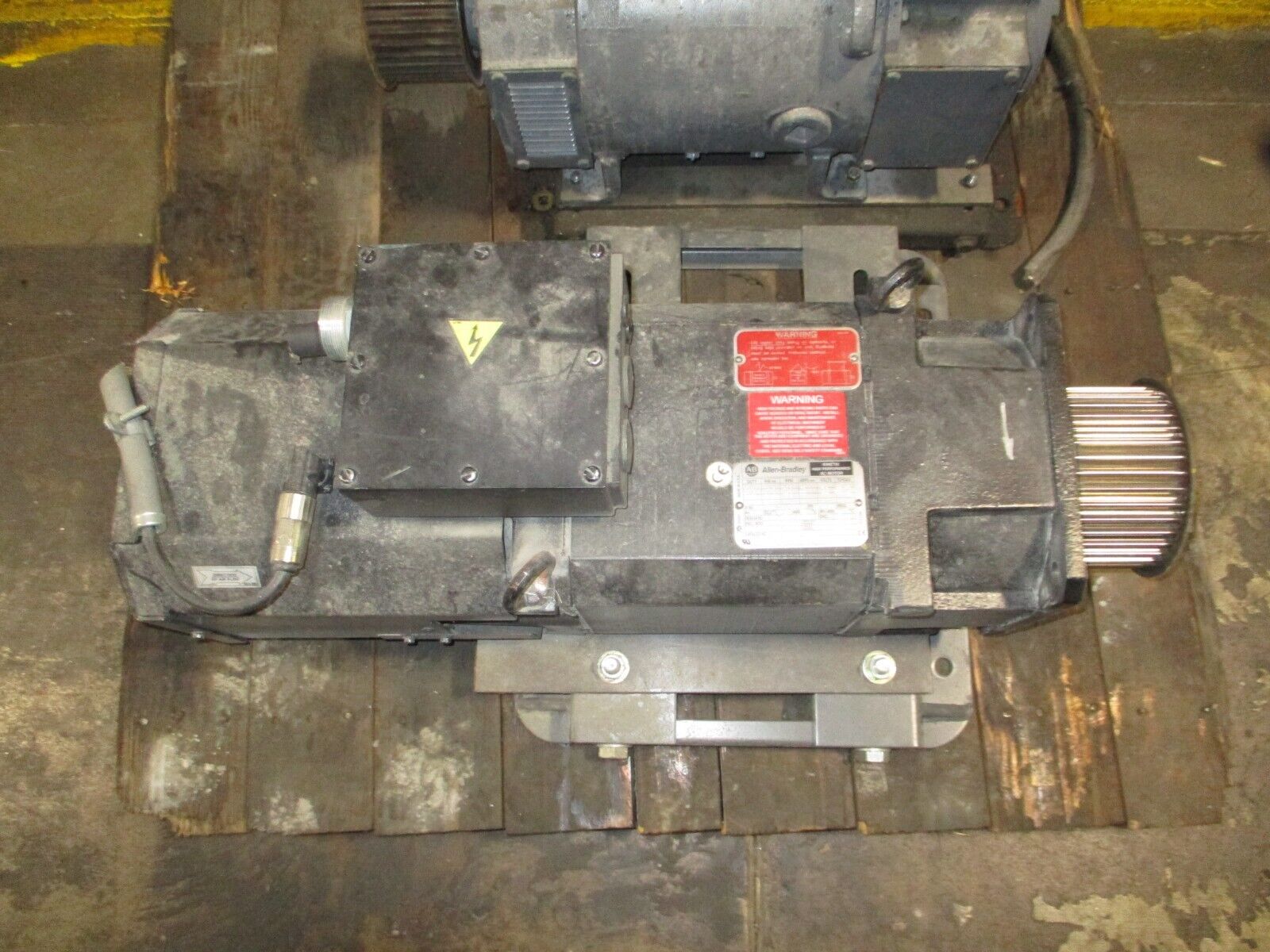 Allen-Bradley Kinetix AC Servo Motor HPK-B1310C-MA42AA 23.8kW 1470 RPM 460V Used