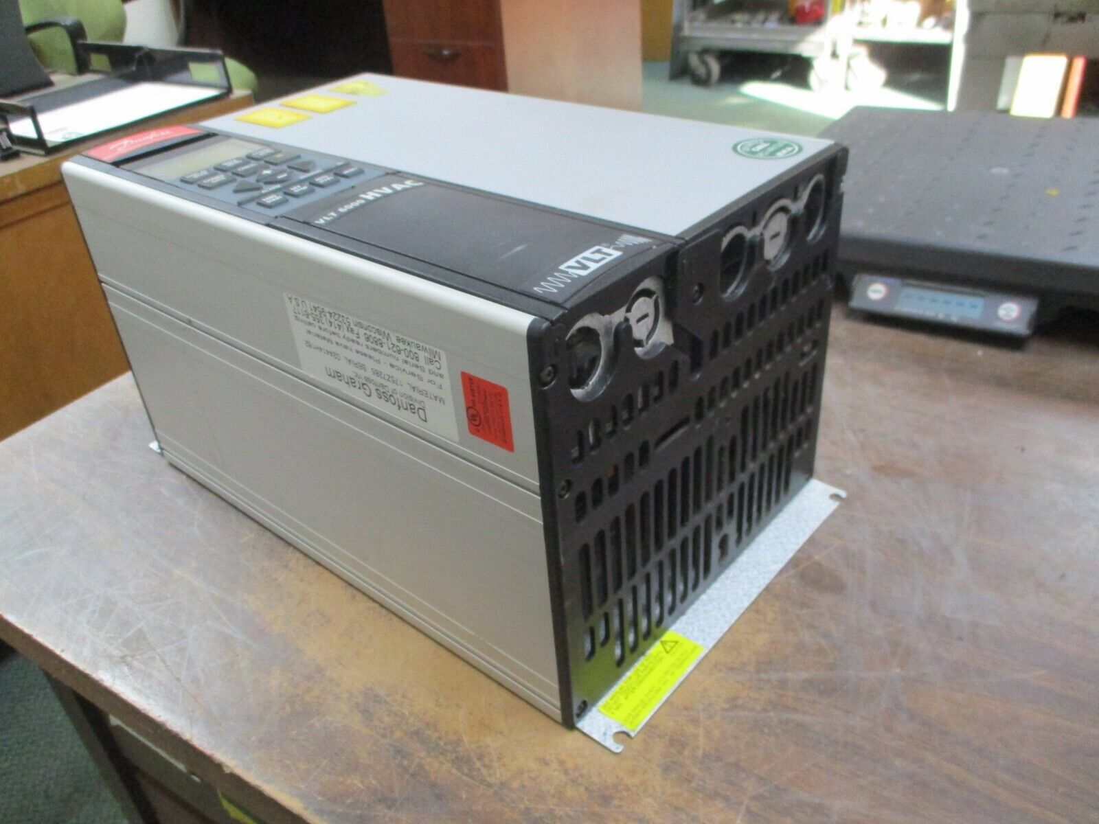 Danfoss VLT 6000 AC Drive 175Z7285 7.5HP 3Ph w/ Keypad Used