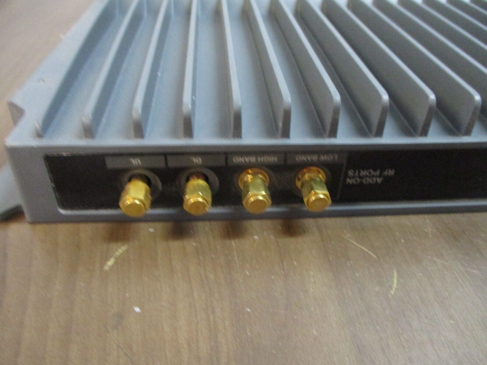 Mobileaccess Remote Hub Unit 1000-CELL-PCS4E-HL Rev. B00 20-48VDC 1.3A Used