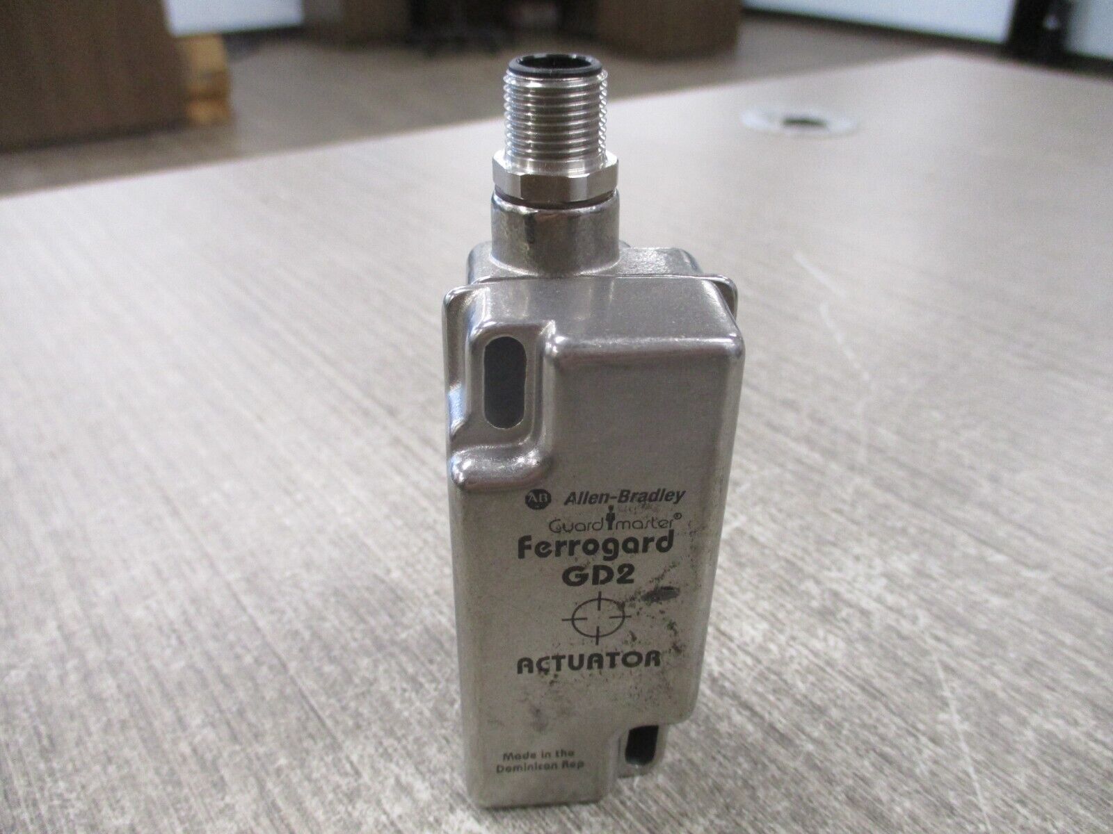 Allen-Bradley GuardMaster Ferrogard Safety Switch GD2 21 DC 24VDC w/Actuator Use