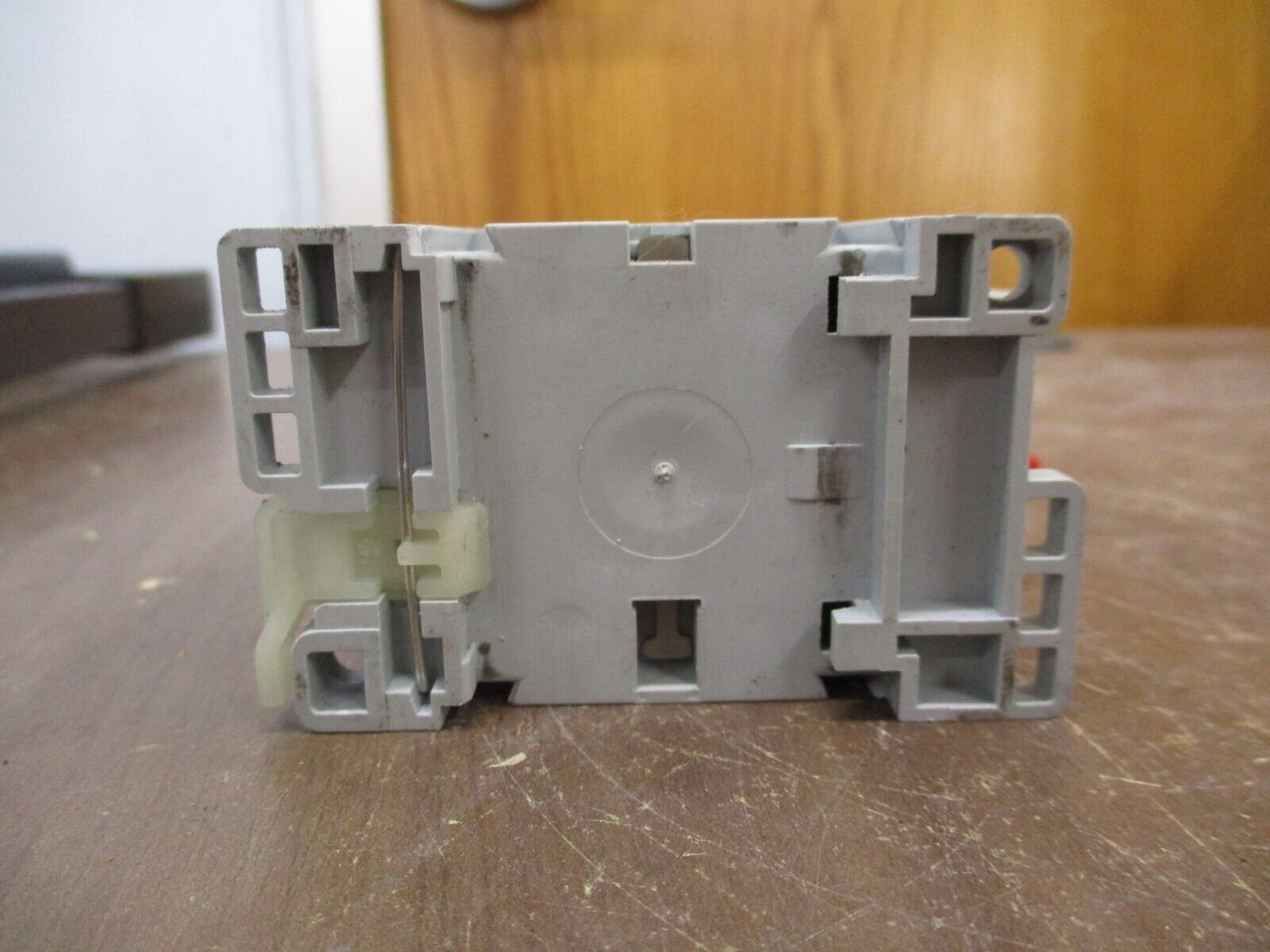 Allen-Bradley Contactor 100-C12*10 24V Coil 25A 600V *Chipped Side* Used