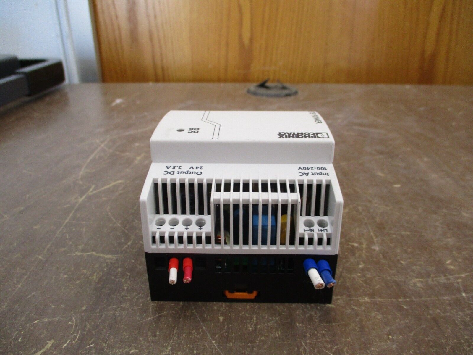 Phoenix Contact Step Power Supply 2868651 STEP-PS/1AC/24DC/2.5 Used