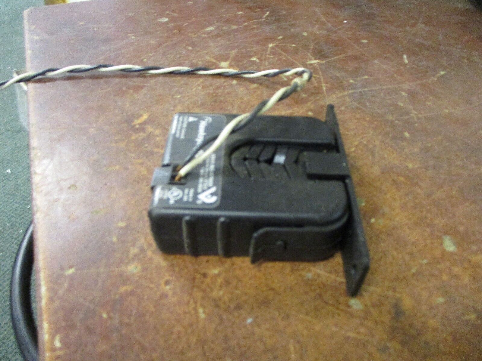 Hawkeye 908 Current Sensor w/ Base Z101436-OC 135A MAX Used