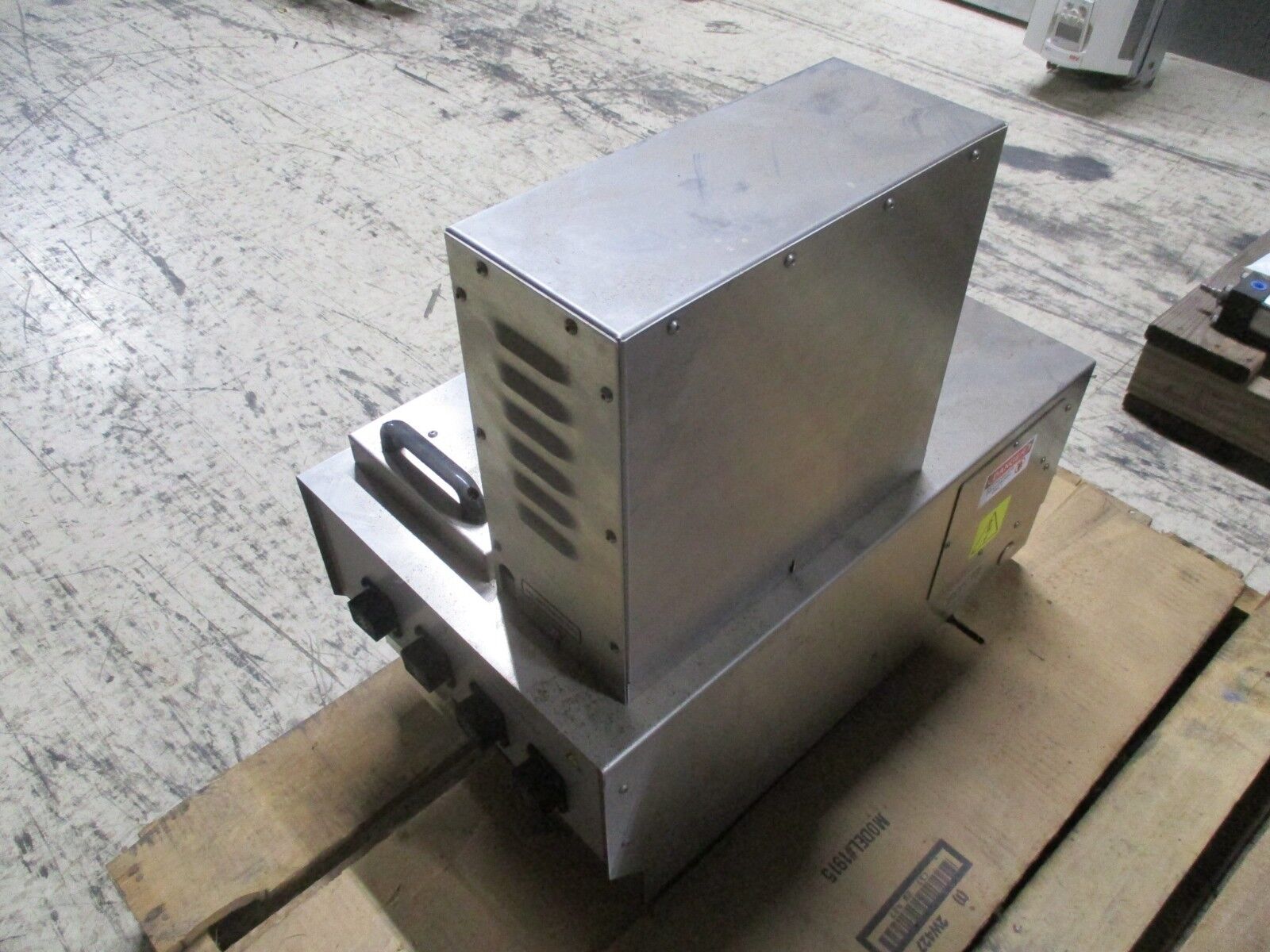 Universal Systems SE Probilt Elite Hot Melt Adhesive Applicator 200-230V 50/60Hz
