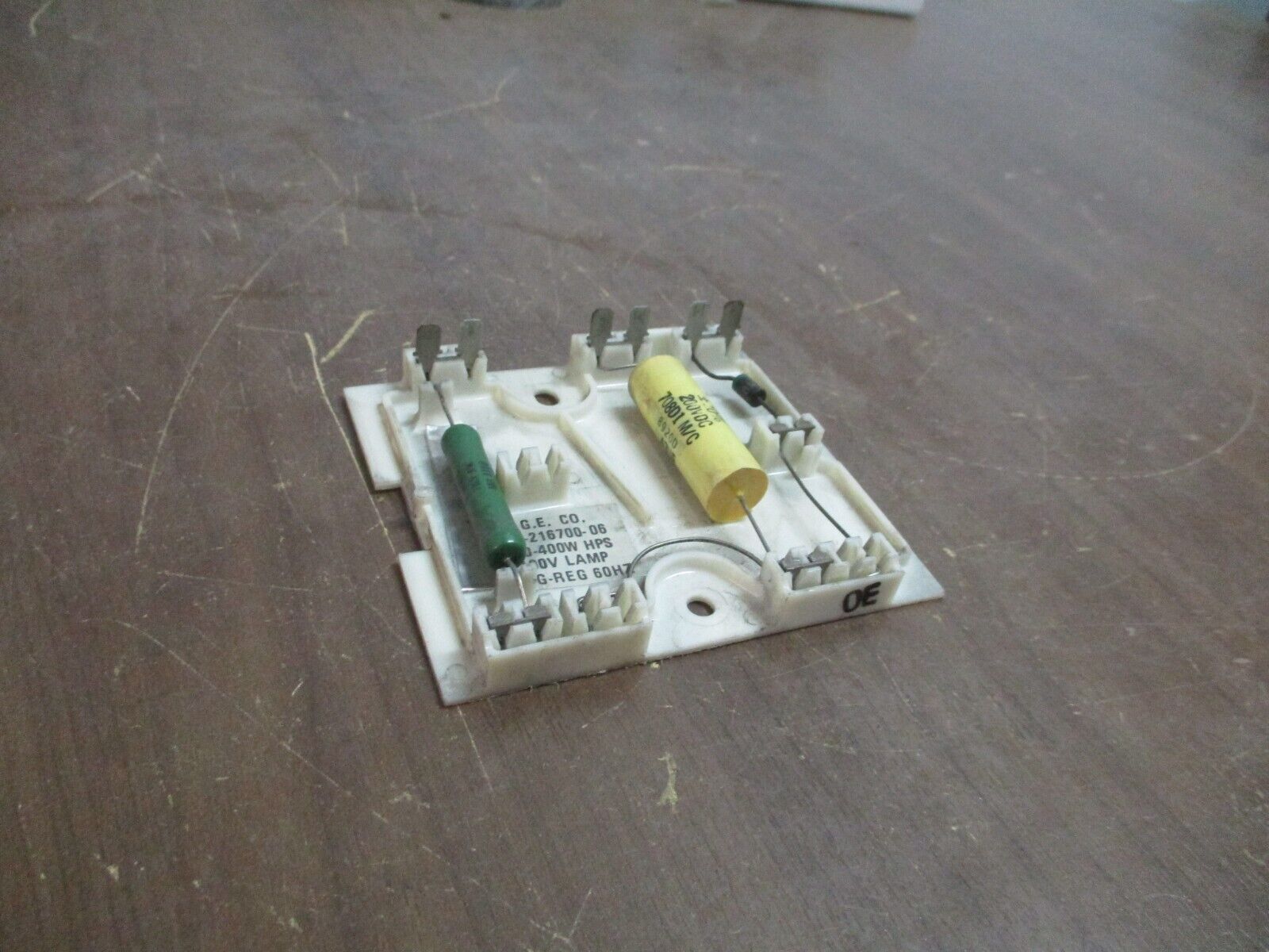 GE Lamp Ignitor 35-216700-06 200-400W HPS 100V Lamp Mag-Reg 60Hz Used