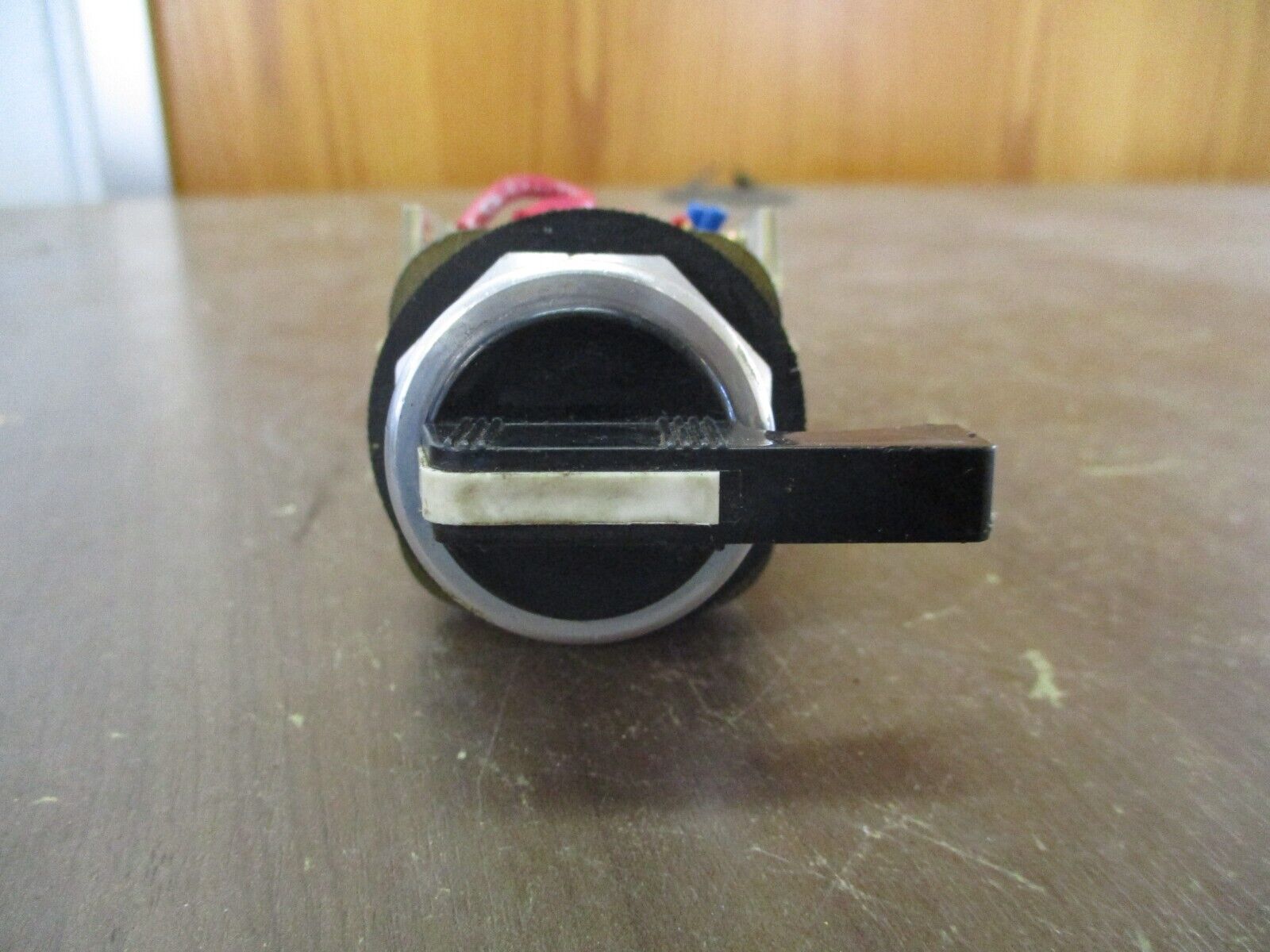 Allen-Bradley Selector Switch 800T-J17 Ser. T Type 4, 13 Used