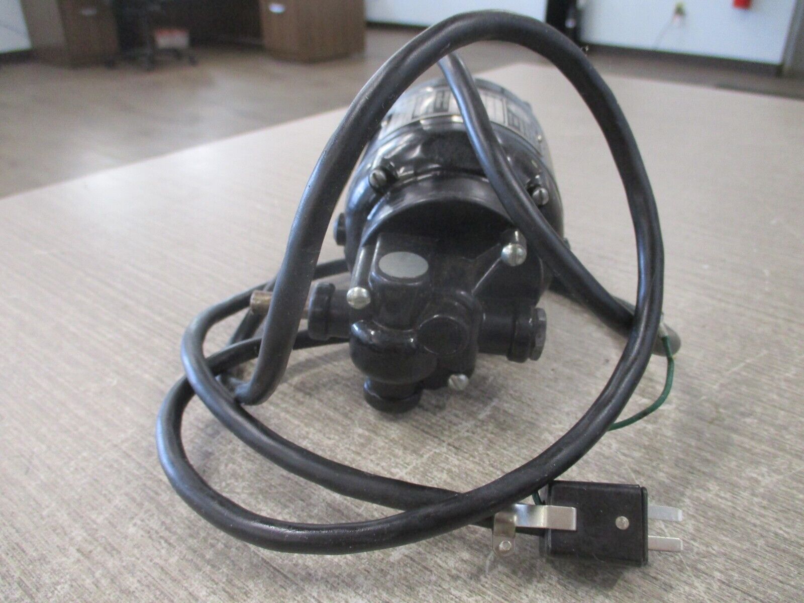 G.K. Heller Heavy-Duty Laboratory Stirrer GT21-I8 1/40HP 6000RPM 115VDC Used