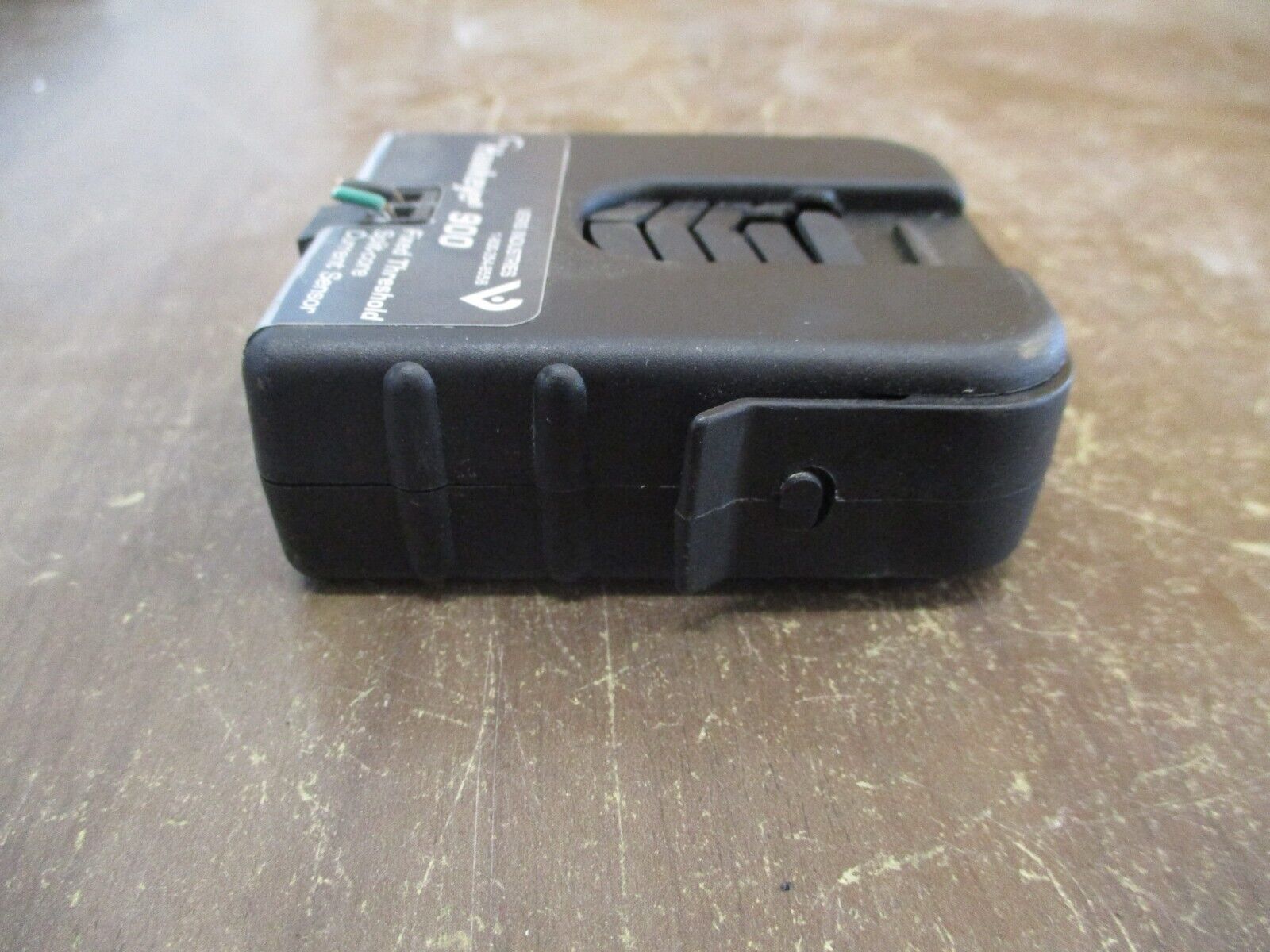 Veris Hawkeye 900 Split-Core Current Sensor H900 Fixed Threshold 0.1A 30V Used