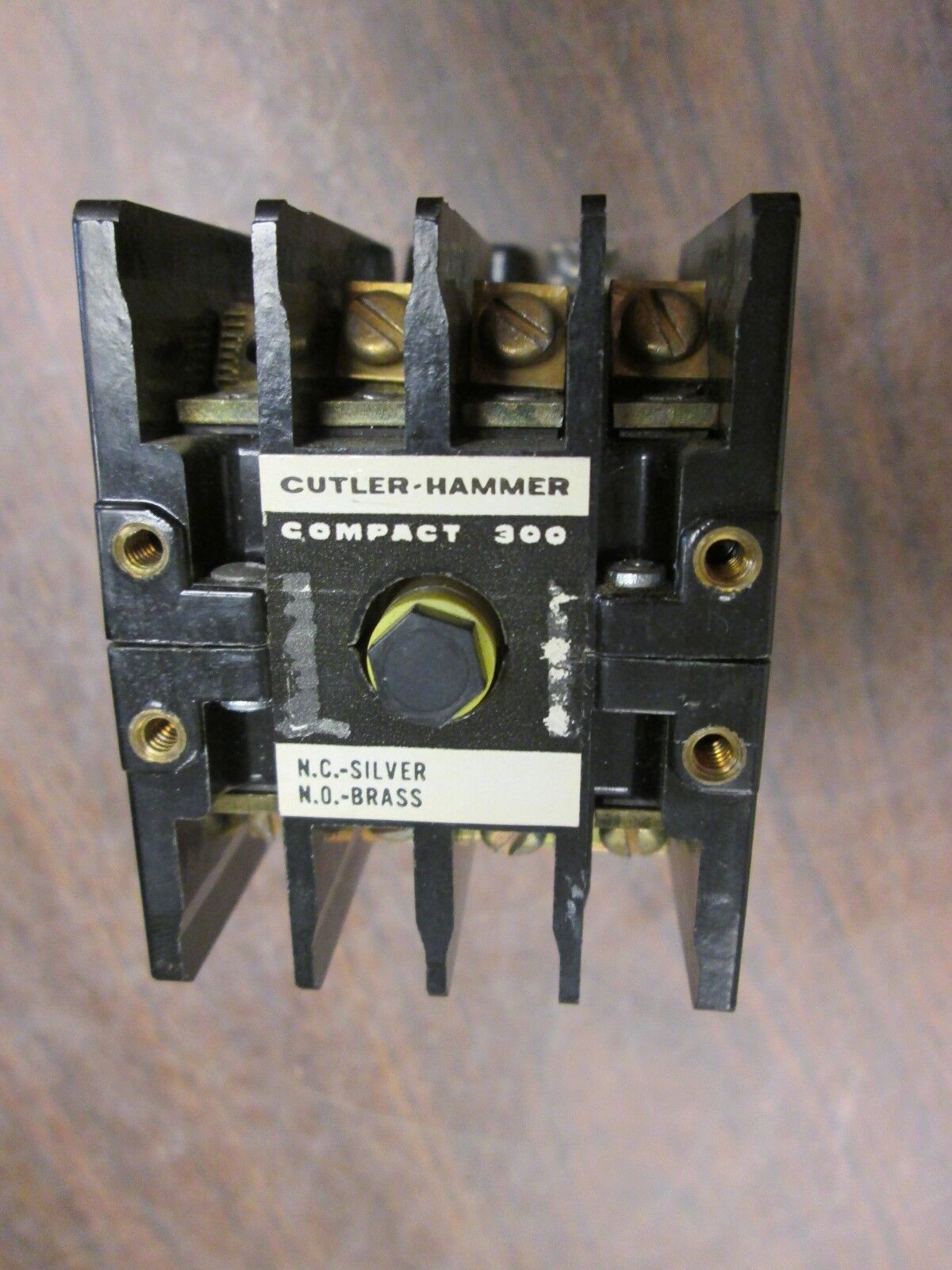 Cutler-Hammer Relay No. 910 9575H2261A 115/120V Coil Used
