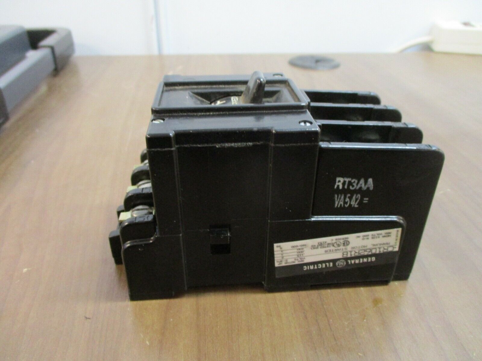 GE Size M-0 Manual Starter CR1062R1B 600V 5 HP Used