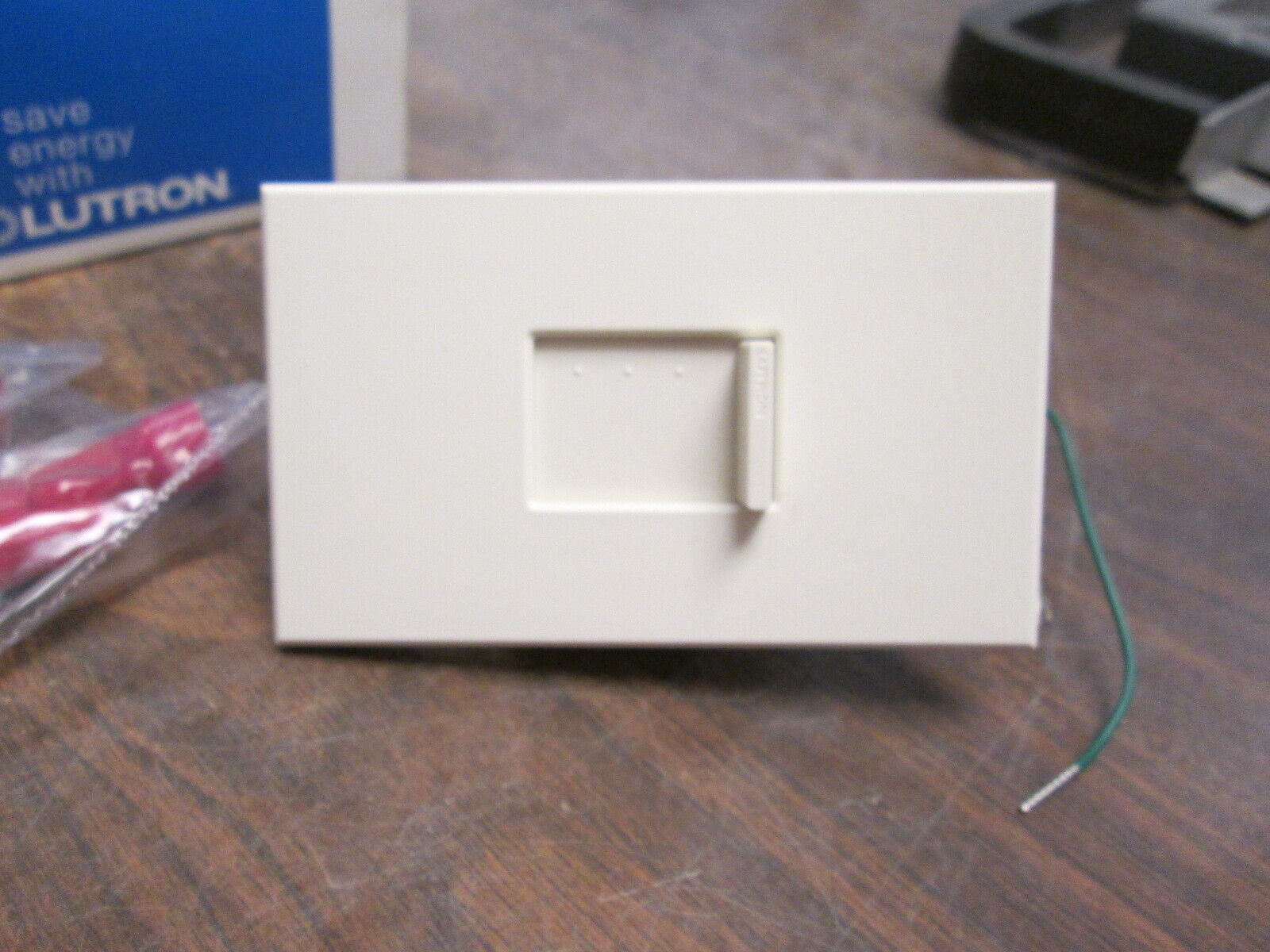 Lutron Nova T Single-Pole Slide Dimmer NFT-10-LA 120V 60Hz 16A New Surplus