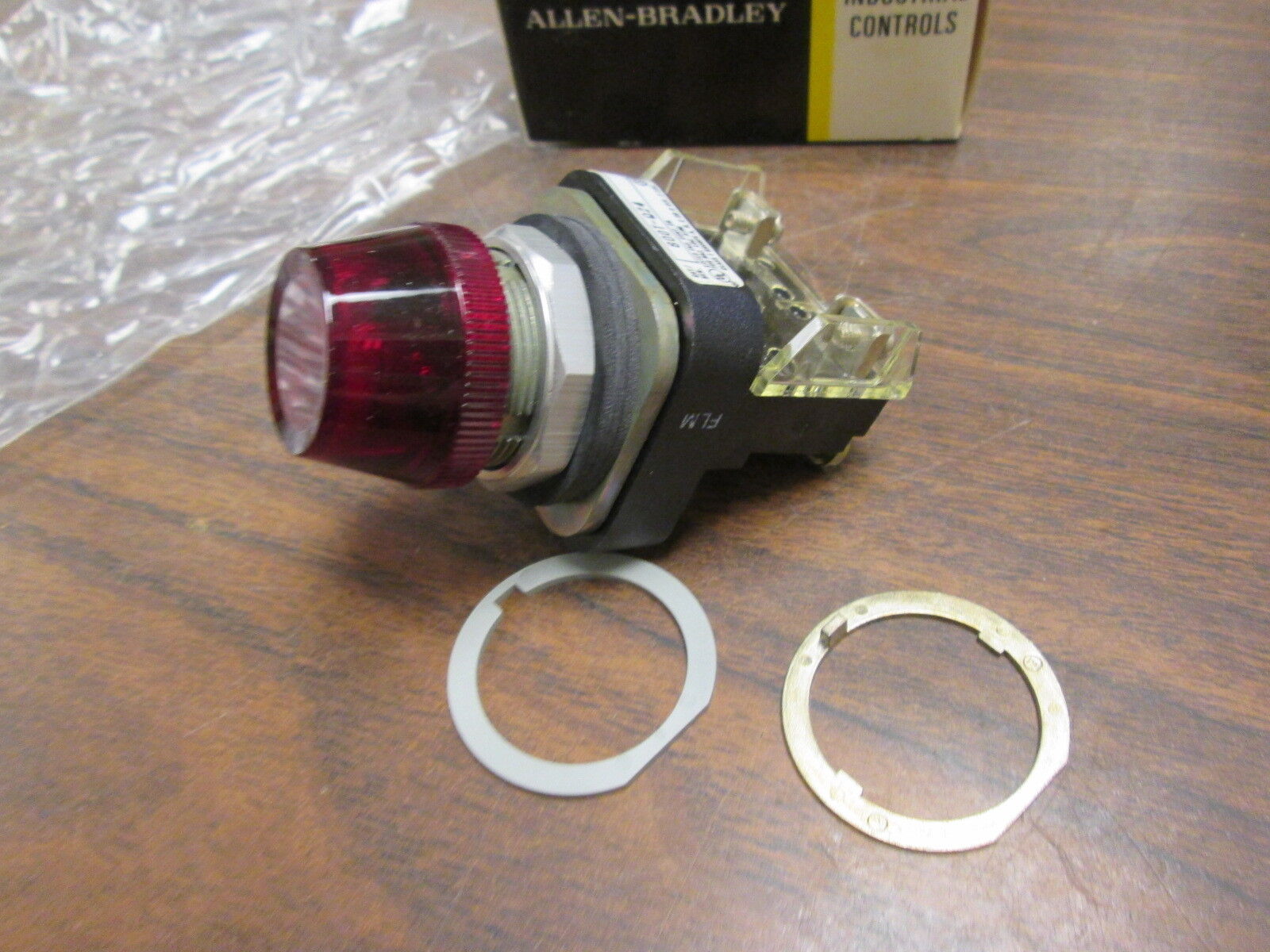 Allen-Bradley Pilot Light 800T-Q24R 24V Type 4,13 Red Cap New Surplus