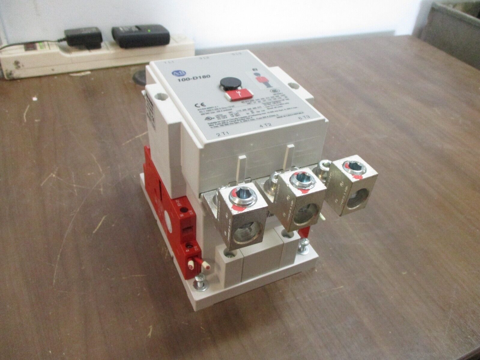 Allen-Bradley Safety Contactor 100S-D180ED22C Ser. B 110-130V Coil 180A 600V