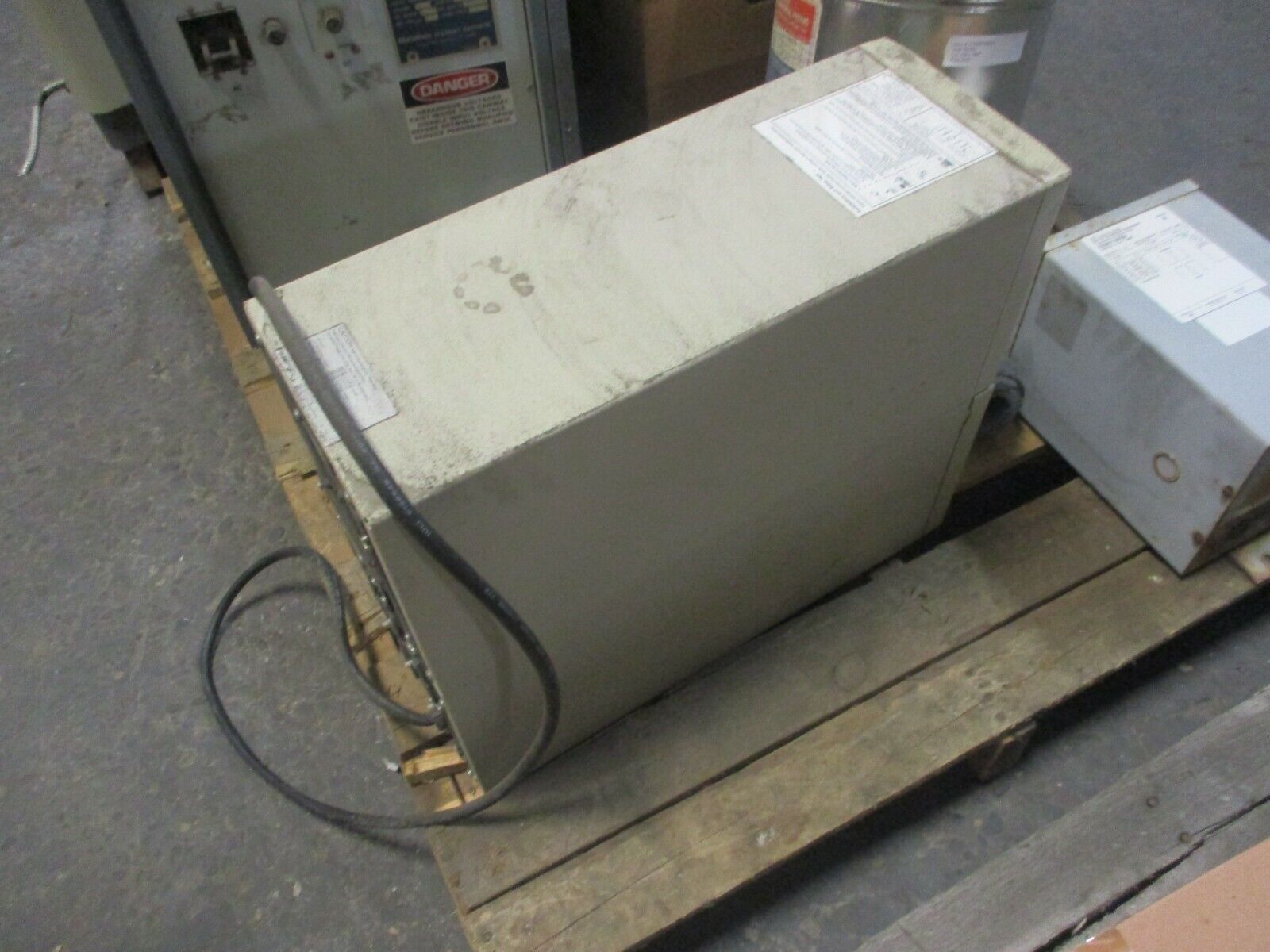 APC Smart-UPS 2200 SU2200NET 2200VA 1600W Used