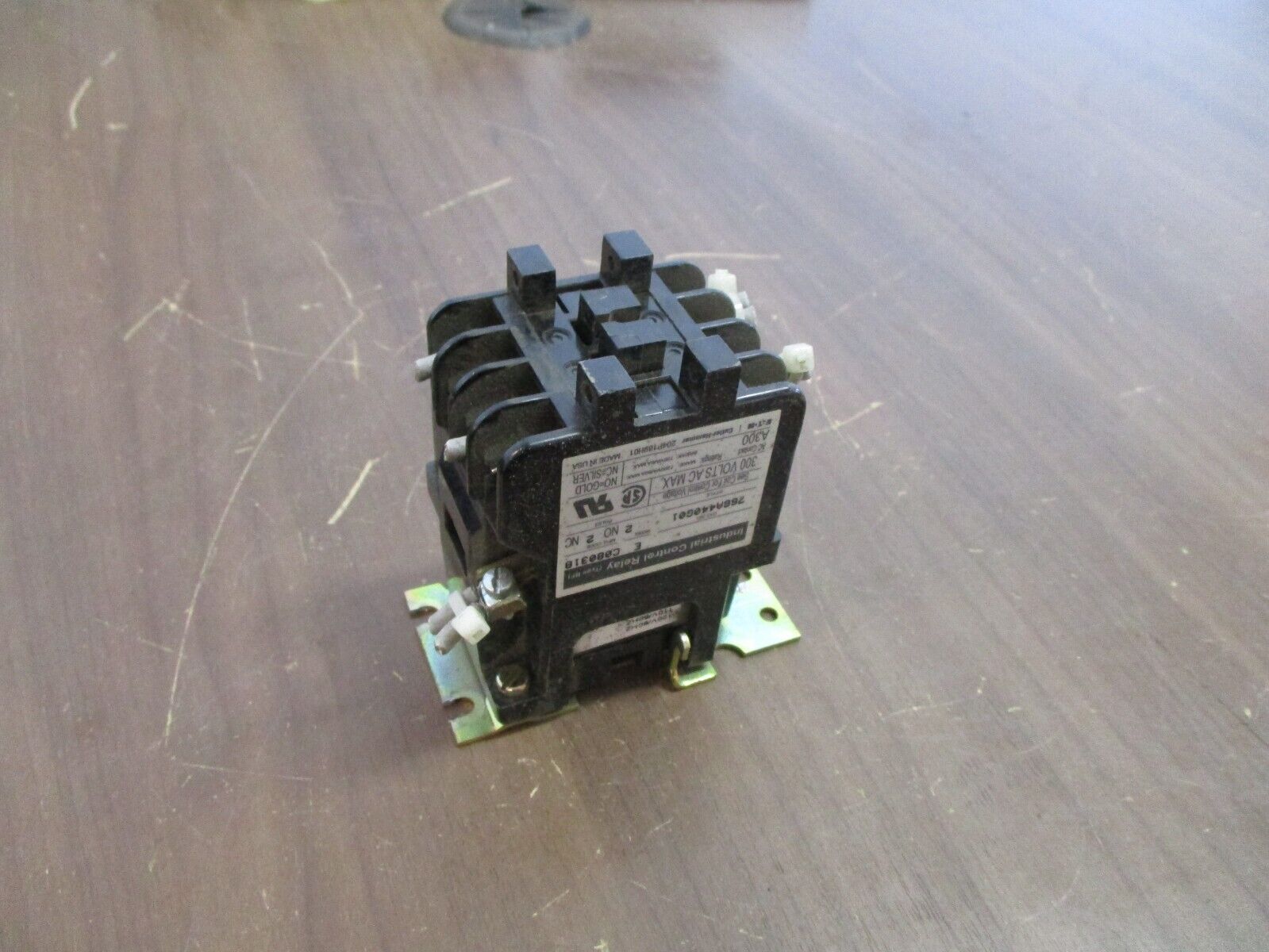 Eaton Cutler-Hammer Type BF Control Relay 766A440G01 Model E 120V Coil 10A 300V