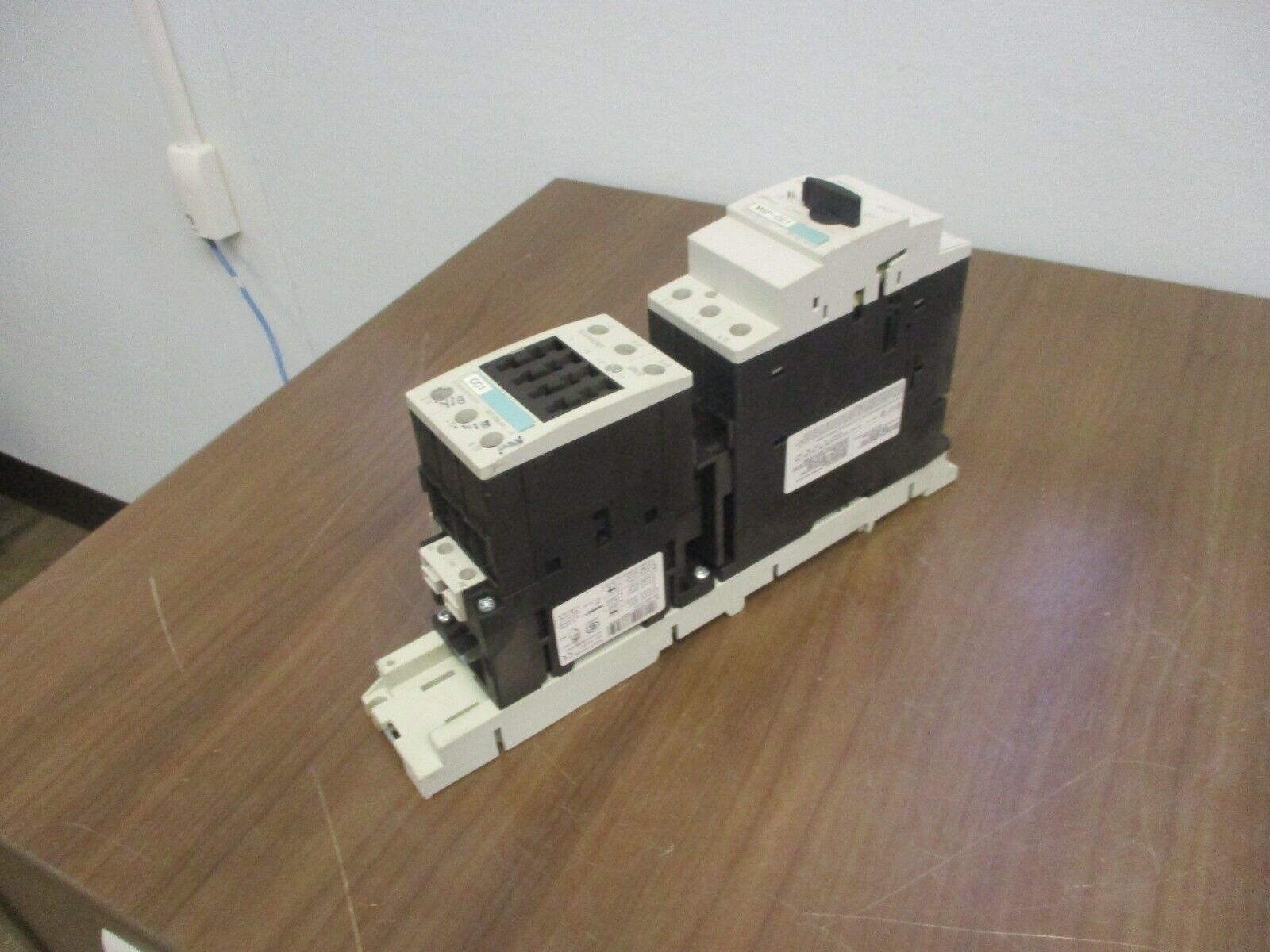 Siemens Sirius Starter 3RT1035-1A..0/3RV1031-4FA10 24V Coil Trip: 28-40A Used