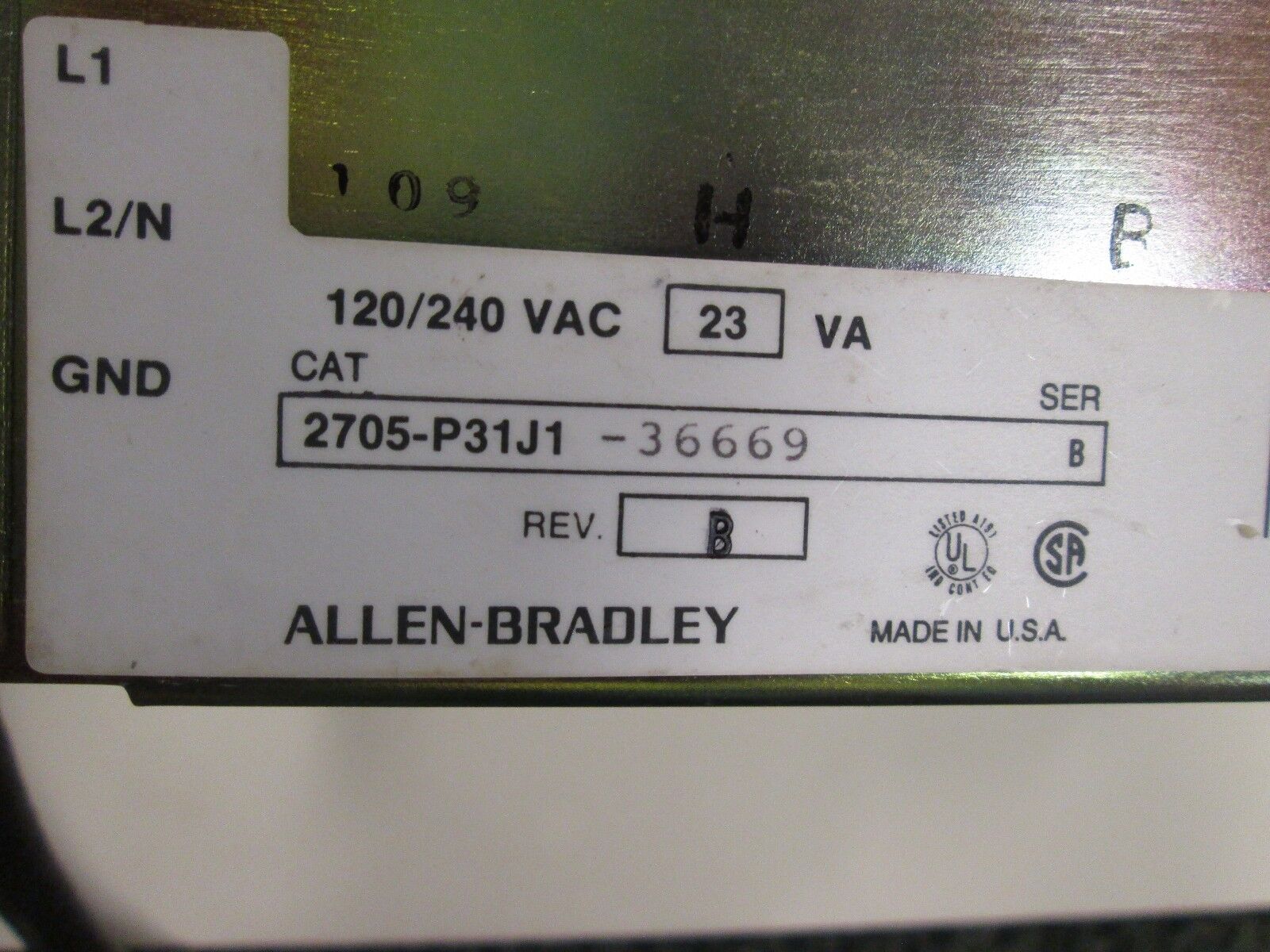 Allen-Bradley Lighted Push Button Module 2705-P31J1 23VA 120/240VAC Rev B Used