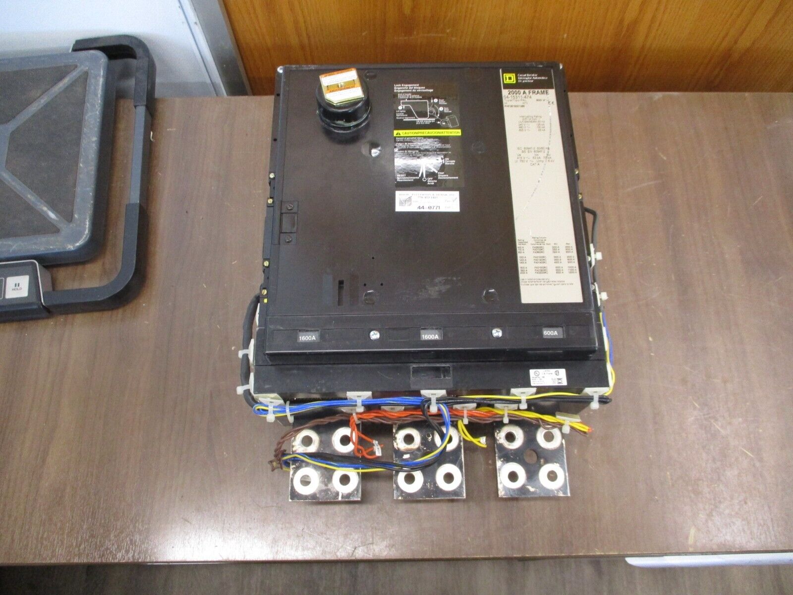 Square D Circuit Breaker PHF3616001386 1600A 600V Used