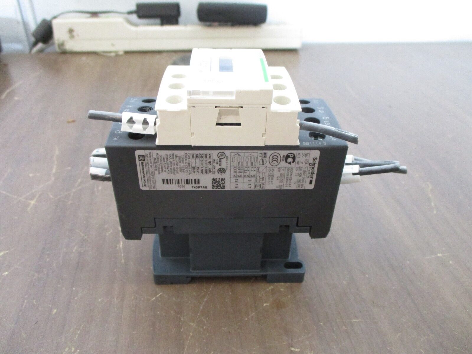 Schneider Electric Contactor LC1DT40 230V Coil Used