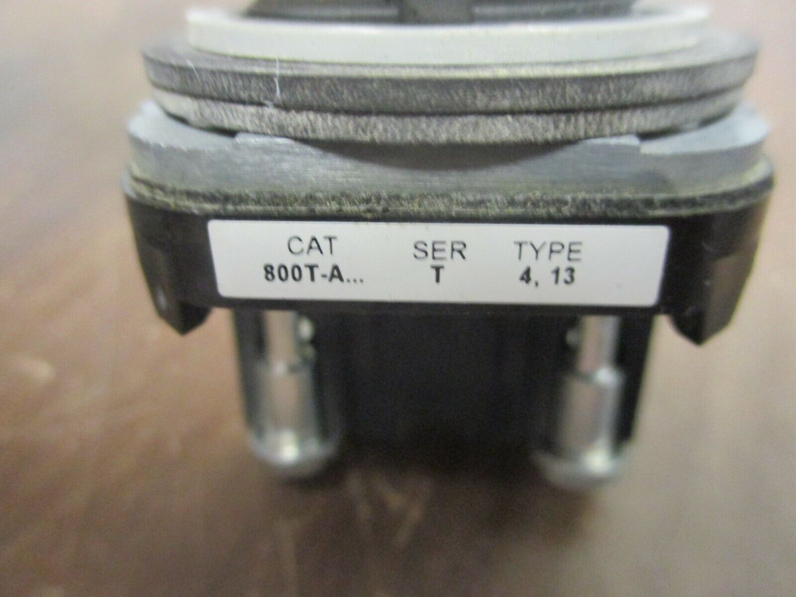Allen-Bradley Flush Head Push Button 800T-A… Ser. T Type 4, 13 Black Used