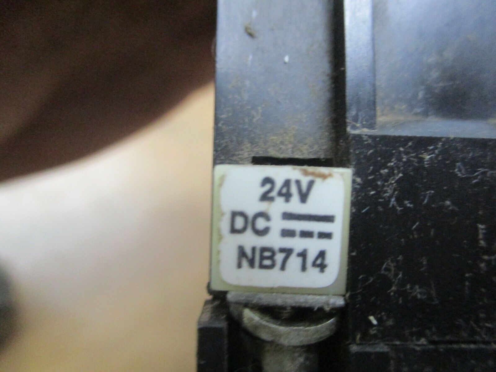 Allen-Bradley Starter 100-A09NZ*3/193-KB16 24VDC Coil 9A 600V Trip:1.1-1.6A Used