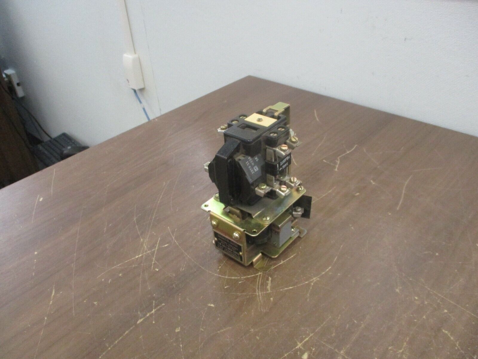 Square D AC Control Relay 8508 D0-22 Ser. A 120V Coil Used