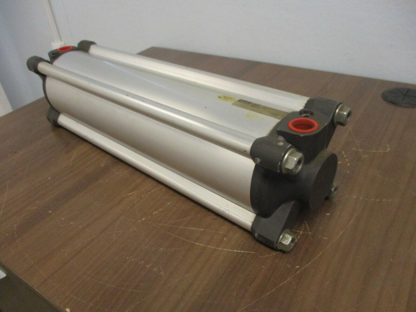 Parker Air Cylinder P1C-S100MS-0320 P(e) max 10bar Used