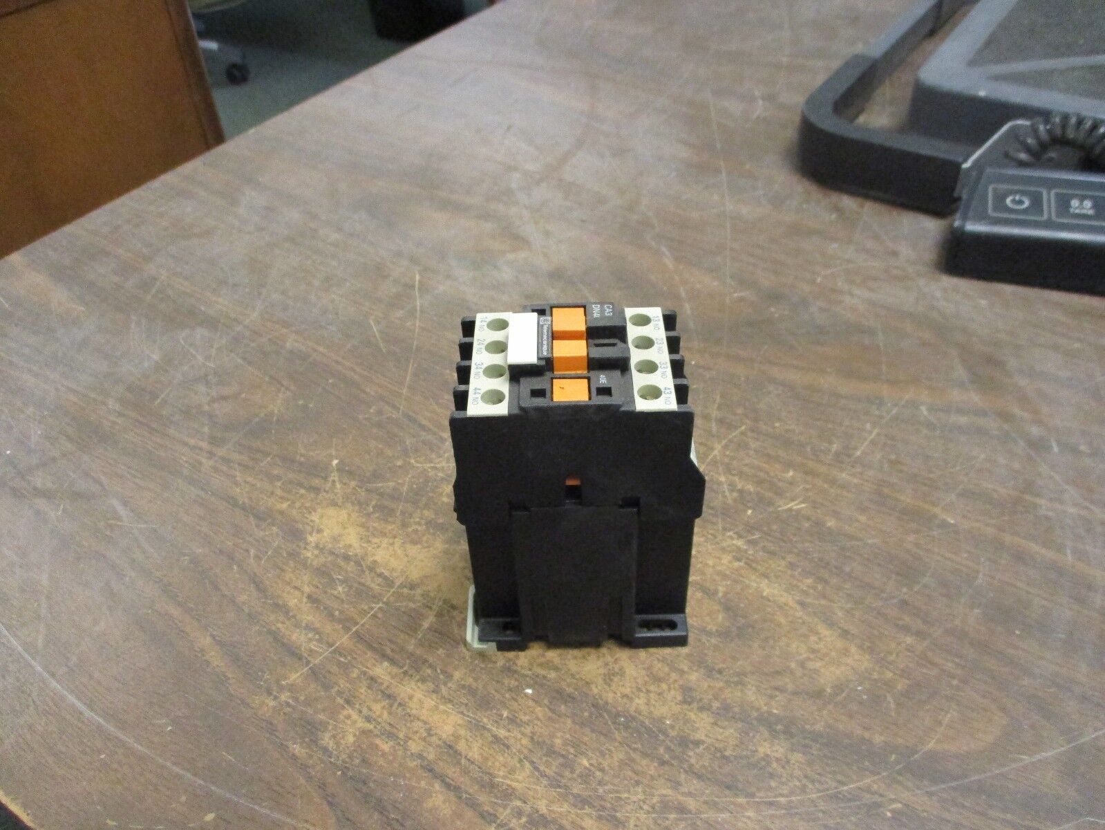 Telemecanique Contactor CA3 DN40 24V Coil Used