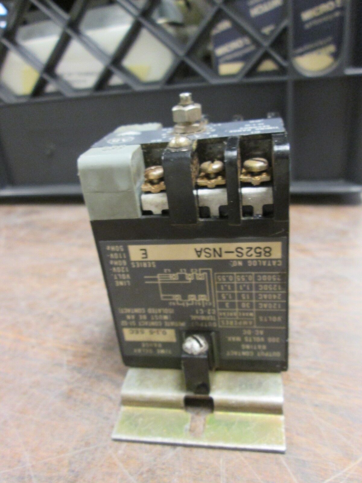 Allen-Bradley Solid State Timing Relay 8525-NSA 120V 60Hz Range: 0.1-5 sec Used