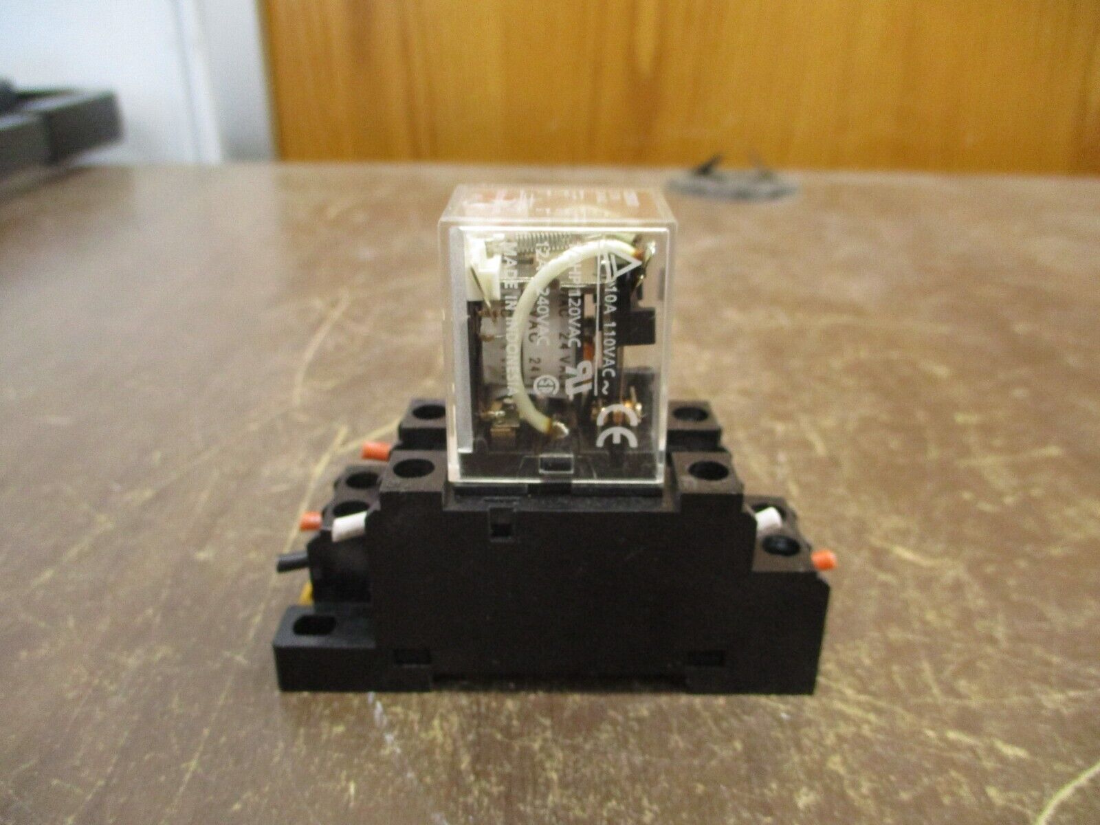 Omron Relay w/ Base LY2N 24VAC Used