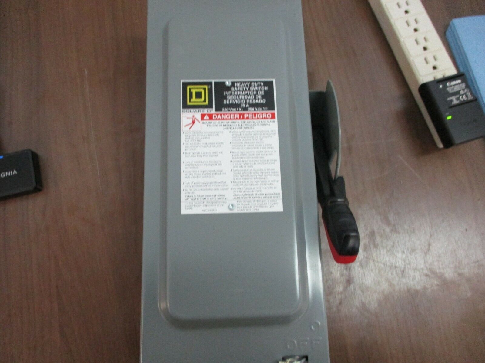 Square D Fusible Safety Switch H-221-NRB 30A 240V 3P Series F05 New Surplus