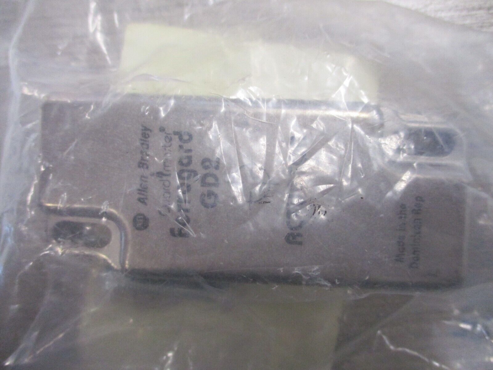 Allen-Bradley GuardMaster GD2 Actuator 440N-A02128 Ser. A New Surplus