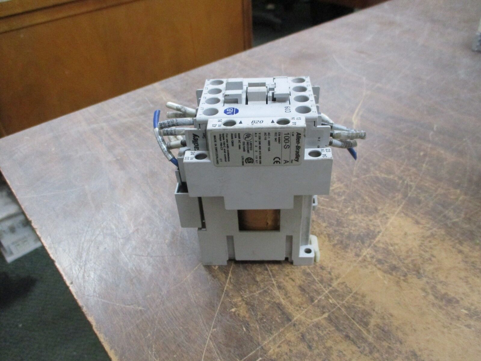 Allen-Bradley Contactor 100-C09Z*10  32A  24VDC Coil  Used