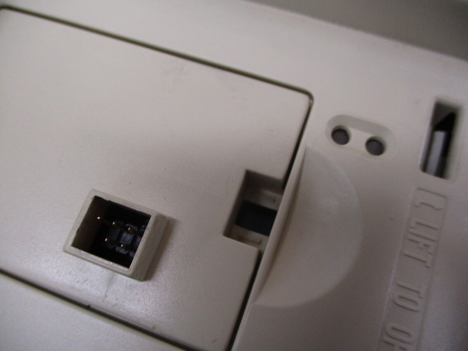 York AC Drive AYK401601132 15HP 3Ph w/ Keypad *Broken Cover & Keypad Mount* Used