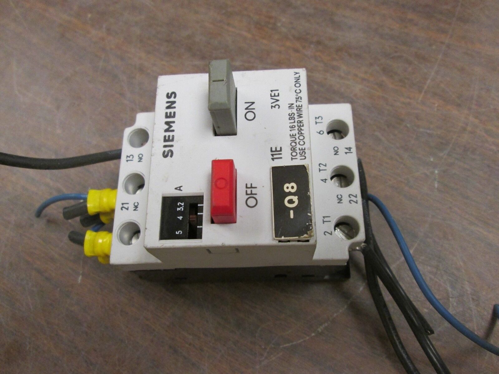 Siemens Motor Starter Protector 3VE1010-8J Range: 3.2-5A 600V Used