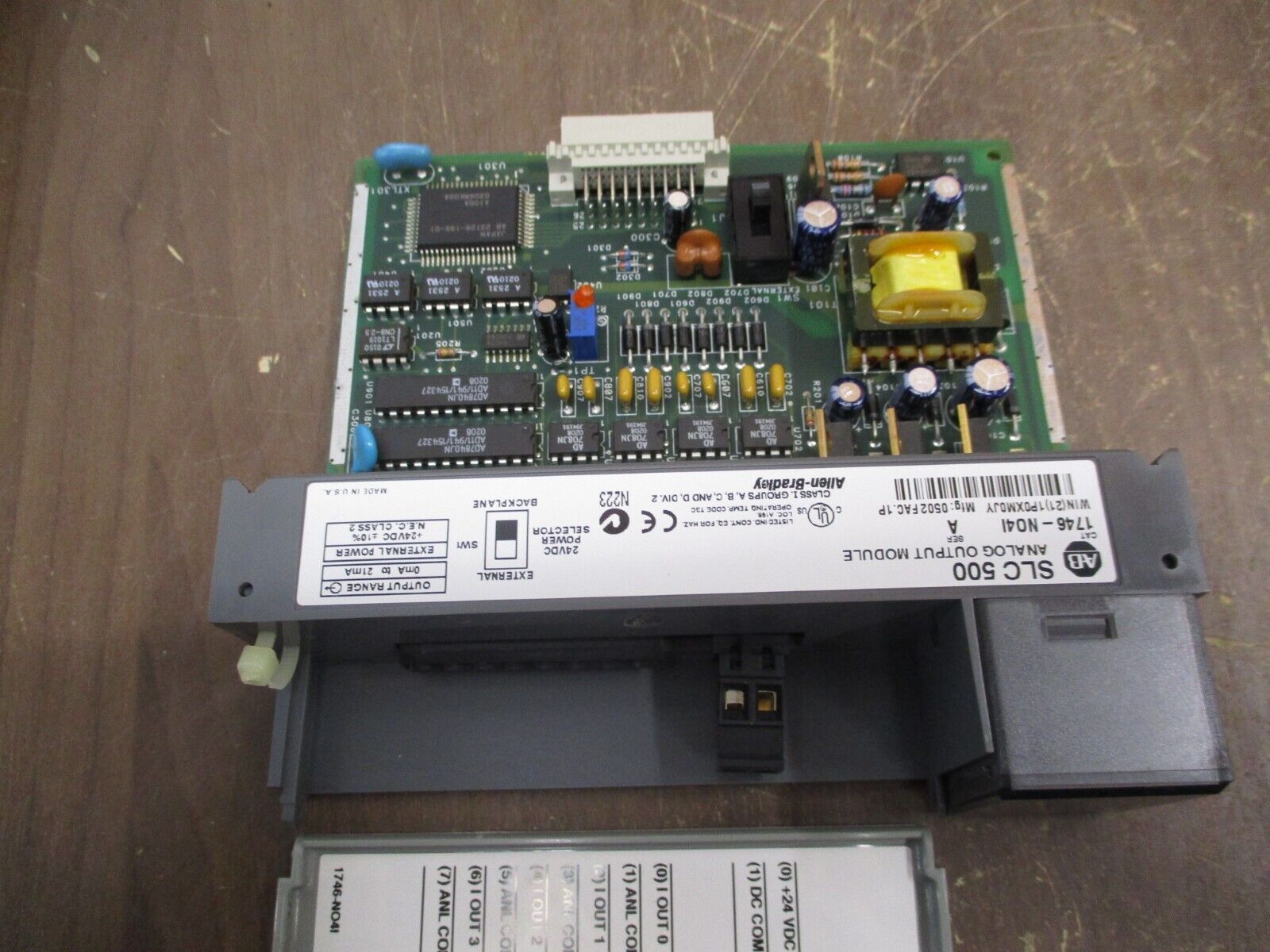Allen-Bradley SLC500 Analog Output Module 1746-NO4I Ser. A Used